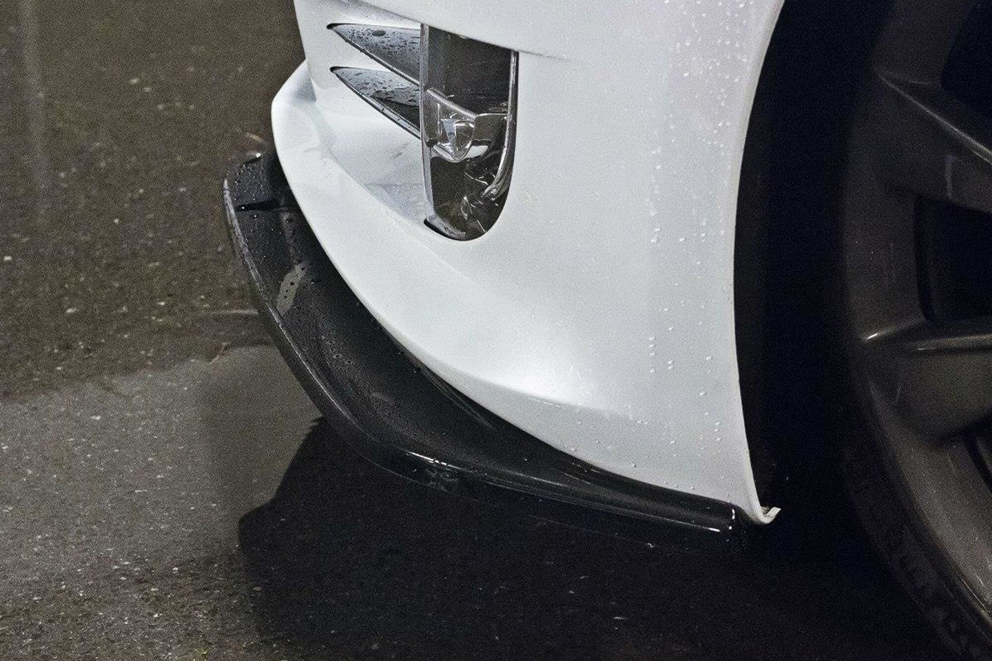 Спойлер Maxton Design за предна броня на Tesla Model S след 2016 година, черен лак