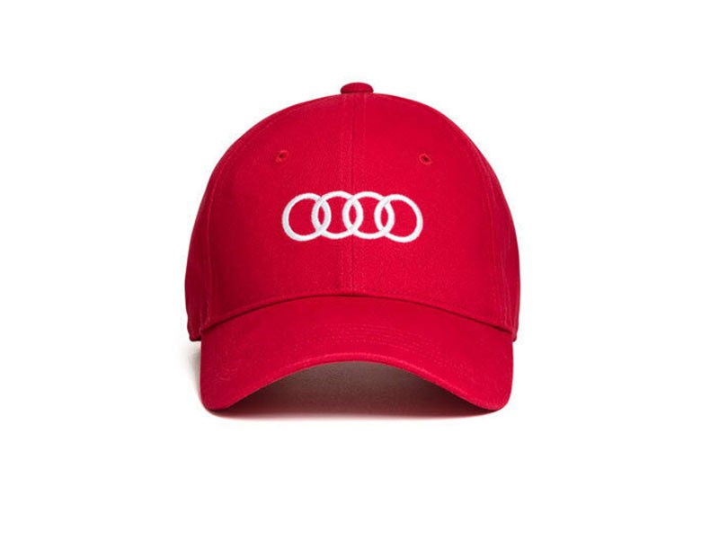 Оригинална червена шапка Audi с бродирано бяло лого